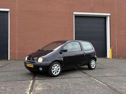 Zwart Gebruikt 2001 Renault Twingo Initiale Hatchback | € 999 (Eerlijke prijs)