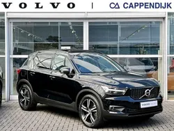 Zwart Gebruikt 2020 Volvo XC40 R-Design SUV | € 33.799 (Eerlijke prijs)