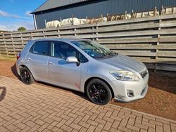 Grijs Gebruikt 2011 Toyota Auris Hatchback | € 5.950 (Eerlijke prijs)
