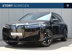 Zwart, metallic lak Gebruikt 2022 BMW iX Executive SUV | € 51.900 (Goede deal)