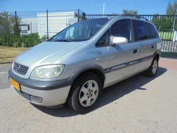 Grijs Gebruikt 2000 Opel Zafira Comfort MPV | € 895 (Eerlijke prijs)