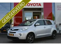 Grijs, metallic lak Gebruikt 2010 Toyota Urban Cruiser SUV | € 7.999 (Eerlijke prijs)