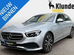 Zilver Gebruikt 2022 Mercedes E300 Avantgarde Stationwagen | € 29.950 (Super prijs)