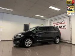Zwart Gebruikt 2017 VW Touran Highline MPV | € 16.475 (Eerlijke prijs)