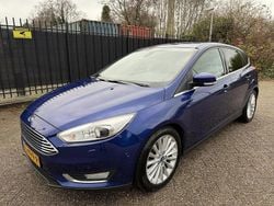 Blauw Gebruikt 2015 Ford Focus Titanium Hatchback | € 6.950 (Goede deal)