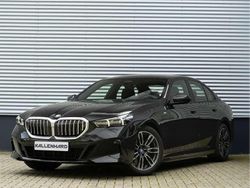 Zwart Gebruikt 2025 BMW 530e M Sport Sedan | € 59.875
