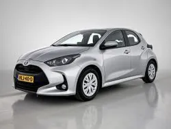 Grijs metallic Gebruikt 2024 Toyota Yaris Active Hatchback | € 22.945 (Eerlijke prijs)