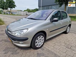 Grijs Gebruikt 2004 Peugeot 206 Hatchback | € 1.399 (Eerlijke prijs)