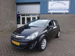 Zwart Gebruikt 2014 Opel Corsa Cosmo Hatchback | € 4.950 (Eerlijke prijs)