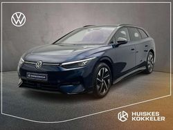 Aquamarine blue met zwart dak Gebruikt 2023 VW ID.7 Edition Stationwagen | € 51.265 (Goede deal)