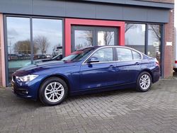 Blauw (metallic) Gebruikt 2017 BMW 320 Executive Sedan | € 15.950 (Super prijs)
