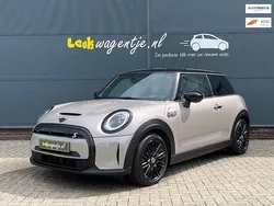 Grijs Gebruikt 2022 Mini Cooper SE Hatchback | € 20.940 (Eerlijke prijs)