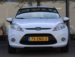 Wit Gebruikt 2013 Ford Fiesta Titanium Hatchback | € 6.745 (Eerlijke prijs)