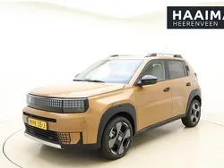 Bruin Nieuw 2025 Fiat Grande Panda La Prima SUV | € 29.950