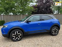 Blauw, metallic lak Gebruikt 2023 Opel Mokka Business Elegance SUV | € 21.900 (Goede deal)