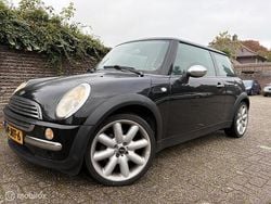 Zwart Gebruikt 2003 Mini ONE Pepper Hatchback | € 1.799 (Eerlijke prijs)