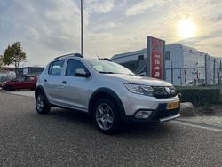 Grijs Gebruikt 2017 Dacia Sandero Stepway Hatchback | € 8.950 (Eerlijke prijs)
