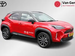 Rood Nieuw 2025 Toyota Yaris Cross Sport SUV | € 39.999 (Duur)
