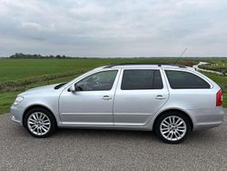 Grijs Gebruikt 2011 Skoda Octavia Ambition Stationwagen | € 5.500 (Eerlijke prijs)