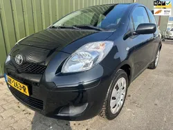 Zwart Gebruikt 2010 Toyota Yaris Hatchback | € 2.799 (Eerlijke prijs)