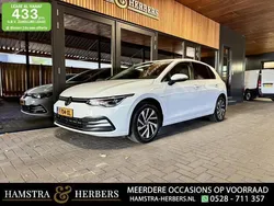 Wit Gebruikt 2021 VW Golf VIII Style Hatchback | € 26.995 (Eerlijke prijs)
