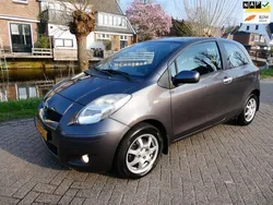 Grijs Gebruikt 2010 Toyota Yaris Hatchback | € 4.445 (Eerlijke prijs)