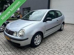 Grijs Gebruikt 2002 VW Polo Highline Hatchback | € 999 (Goede deal)