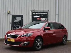 Rood Gebruikt 2017 Peugeot 308 Allure Stationwagen | € 13.950 (Iets duurder)