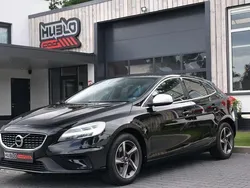Zwart Gebruikt 2018 Volvo V40 R-Design Stationwagen | € 12.750 (Eerlijke prijs)