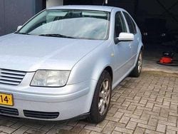 Grijs Gebruikt 1999 VW Bora Trendline Sedan | € 2.500