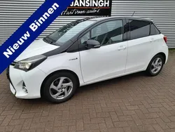 Wit, metallic lak Gebruikt 2016 Toyota Yaris Trend Hatchback | € 14.995 (Eerlijke prijs)