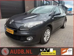 Grijs Gebruikt 2014 Renault Mégane III Bose Edition Hatchback | € 4.944 (Super prijs)