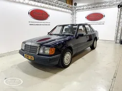Blauw Gebruikt 1986 Mercedes E260 Sedan | € 4.500