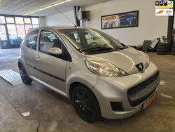 Grijs Gebruikt 2011 Peugeot 107 Sportium Hatchback | € 1.799 (Goede deal)