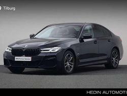 Zwart, metallic lak Gebruikt 2021 BMW 530 Comfort Edition Sedan | € 41.880 (Eerlijke prijs)