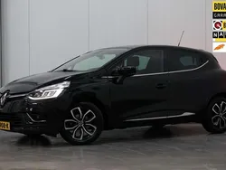 Zwart Gebruikt 2017 Renault Clio IV Intens Hatchback | € 8.995 (Eerlijke prijs)