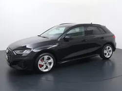 Zwart Gebruikt 2024 Audi A3 Sportback Competition Hatchback | € 38.840 (Goede deal)