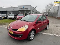 Rood Gebruikt 2008 Renault Clio II Rip Curl Hatchback | € 2.649 (Eerlijke prijs)
