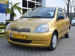 Geel Gebruikt 2000 Toyota Yaris Sol Hatchback | € 2.250 (Eerlijke prijs)