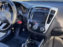 Zwart Gebruikt 2011 Kia Ceed MPV | € 5.900 (Iets duurder)