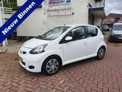 Wit Gebruikt 2011 Toyota Aygo Hatchback | € 3.350 (Goede deal)