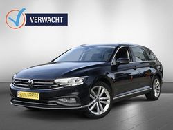 Blauw Gebruikt 2023 VW Passat Stationwagen | € 27.940 (Goede deal)