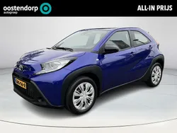 Blauw Gebruikt 2024 Toyota Aygo Play Hatchback | € 17.750 (Eerlijke prijs)