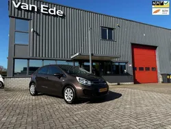 Bruin Gebruikt 2012 Kia Rio Comfort Hatchback | € 5.450 (Eerlijke prijs)