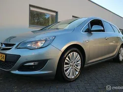Grijs Gebruikt 2014 Opel Astra Design Edition Stationwagen | € 2.800 (Eerlijke prijs)