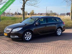 Bruin (metallic) Gebruikt 2013 Opel Insignia Stationwagen | € 3.950