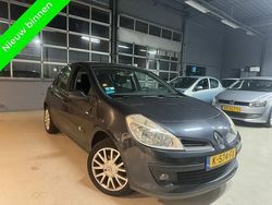 Paars Gebruikt 2006 Renault Clio II Dynamique Hatchback | € 1.699 (Goede deal)