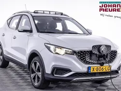 Wit Gebruikt 2021 MG ZS Luxury Sedan | € 15.890 (Goede deal)