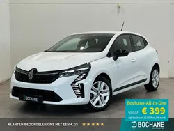 Wit Gebruikt 2024 Renault Clio V Evolution Hatchback | € 18.295 (Goede deal)