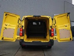 Geel Nieuw 2025 Opel Vivaro-e Combi Comfort Van | € 32.995 (Goede deal)